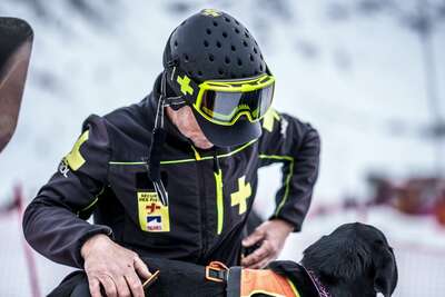 Pisteur secouriste de Tignes et son chien
